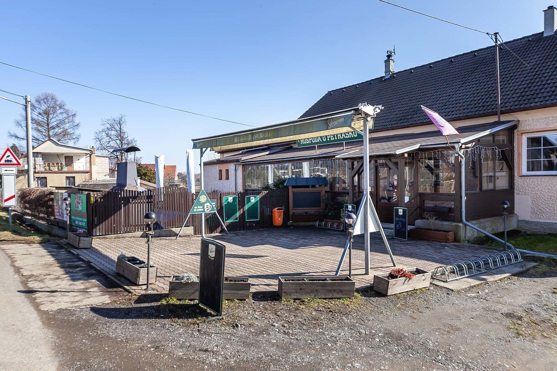 Predaj rekreačného objektu 100 m², pozemek 1.440 m², Malá Hraštice, Středočeský kraj Predaj rekreačného objektu 100 m², pozemek 1.440 m², Malá Hraštice, Středočeský kraj