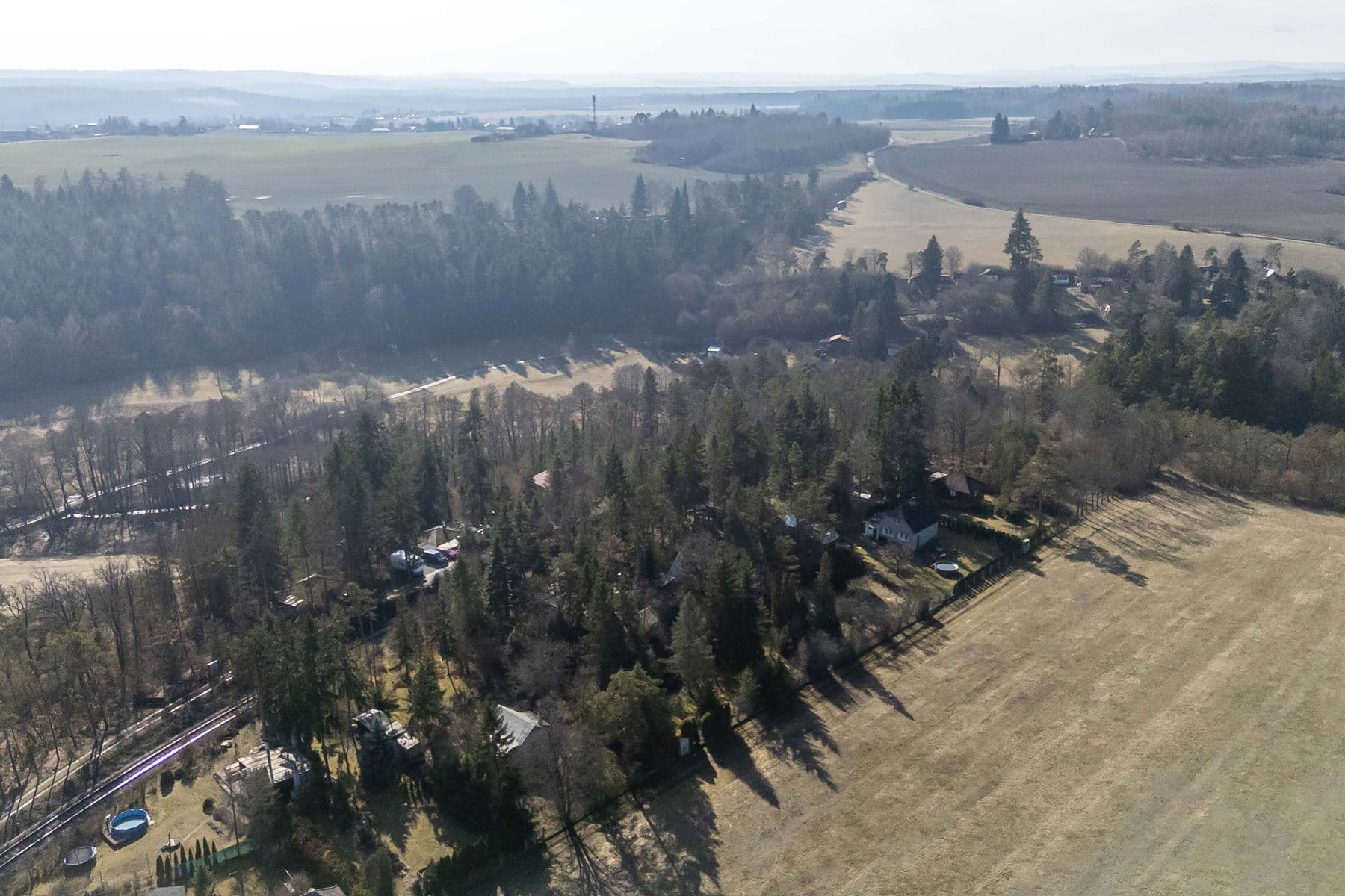 Predaj rekreačného objektu 100 m², pozemek 1.440 m², Malá Hraštice, Středočeský kraj Predaj rekreačného objektu 100 m², pozemek 1.440 m², Malá Hraštice, Středočeský kraj