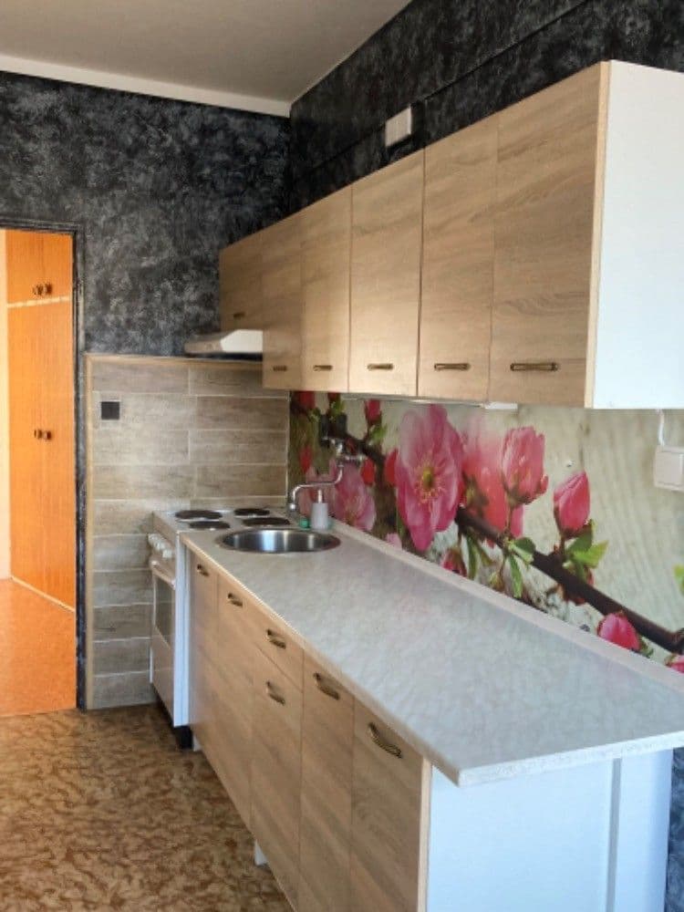 Prenájom bytu 2-izbový 64 m², Frošova, Kostelec nad Orlicí, Královéhradecký kraj Prenájom bytu 2-izbový 64 m², Frošova, Kostelec nad Orlicí, Královéhradecký kraj