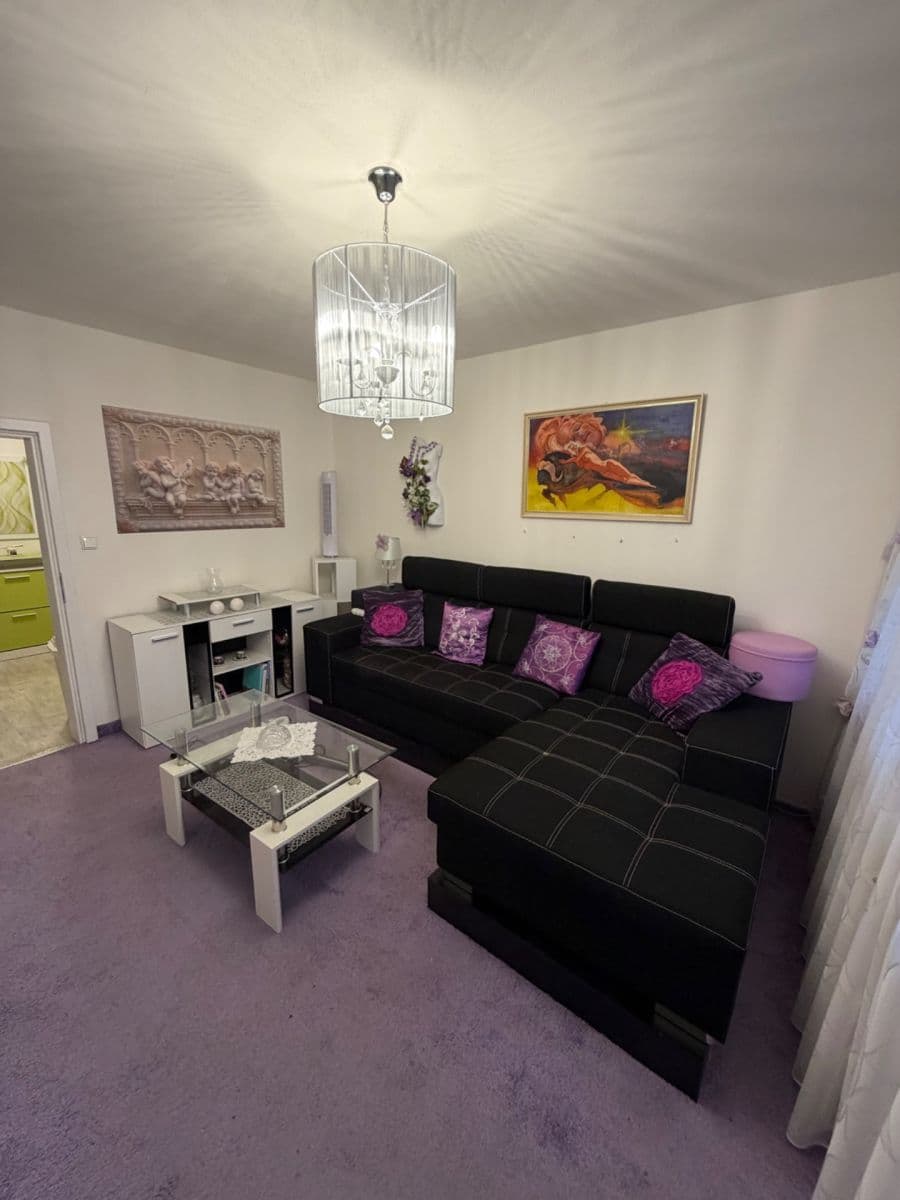 Prenájom bytu 2-izbový 60 m², Terezie Brzkové, Plzeň, Plzeňský kraj Prenájom bytu 2-izbový 60 m², Terezie Brzkové, Plzeň, Plzeňský kraj