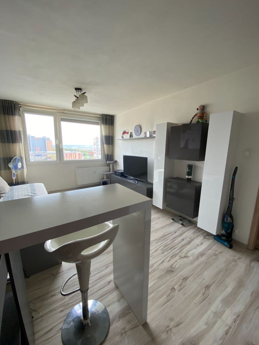 Prenájom bytu 2-izbový 46 m², Poznaňská, Praha, Praha Prenájom bytu 2-izbový 46 m², Poznaňská, Praha, Praha