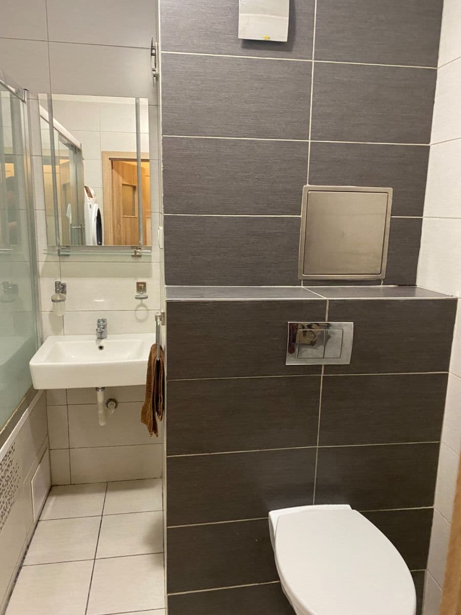 Prenájom bytu 2-izbový 46 m², Poznaňská, Praha, Praha Prenájom bytu 2-izbový 46 m², Poznaňská, Praha, Praha