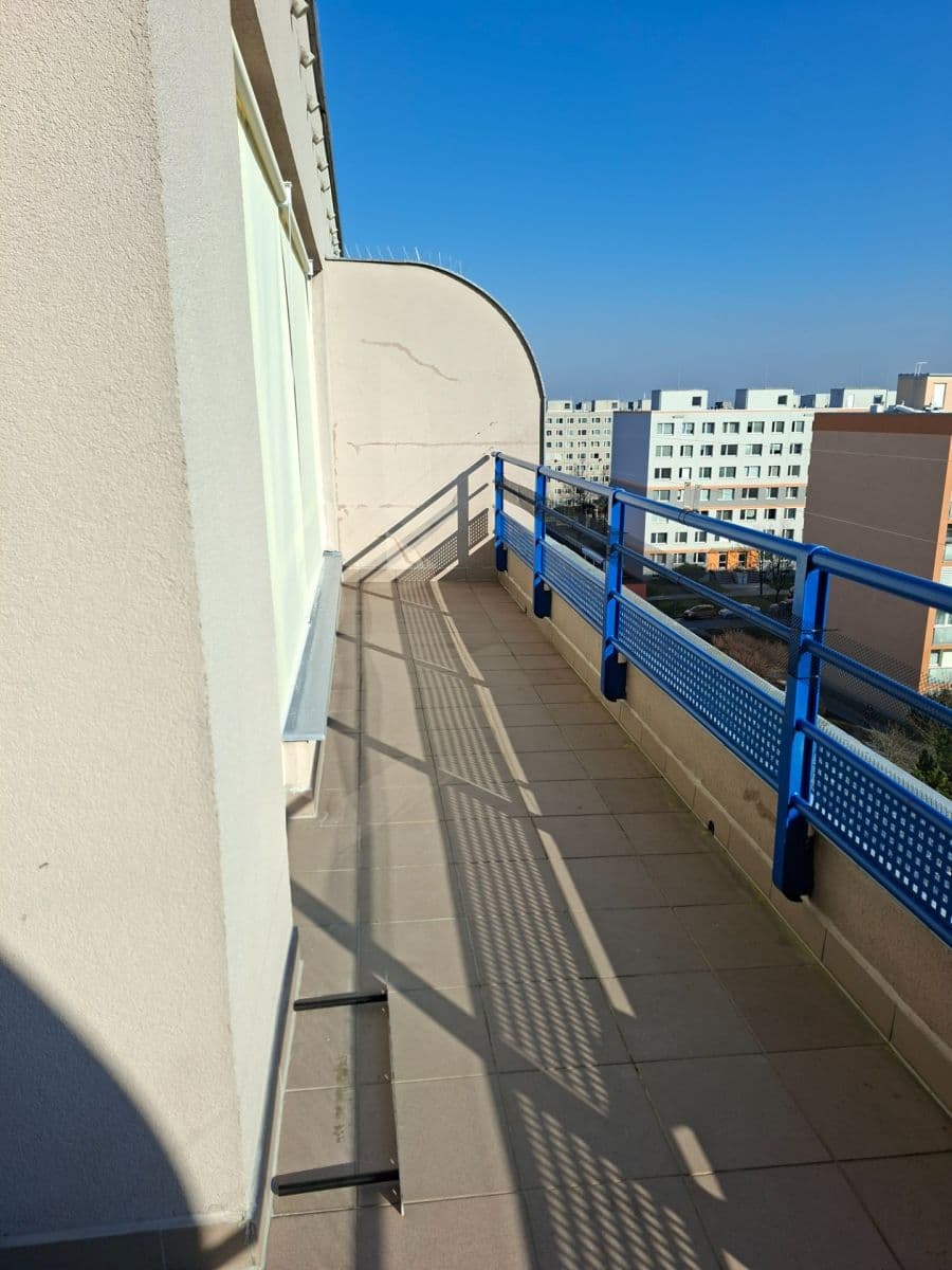 Prenájom bytu 3-izbový 82 m², Bašteckého, Praha, Praha Prenájom bytu 3-izbový 82 m², Bašteckého, Praha, Praha