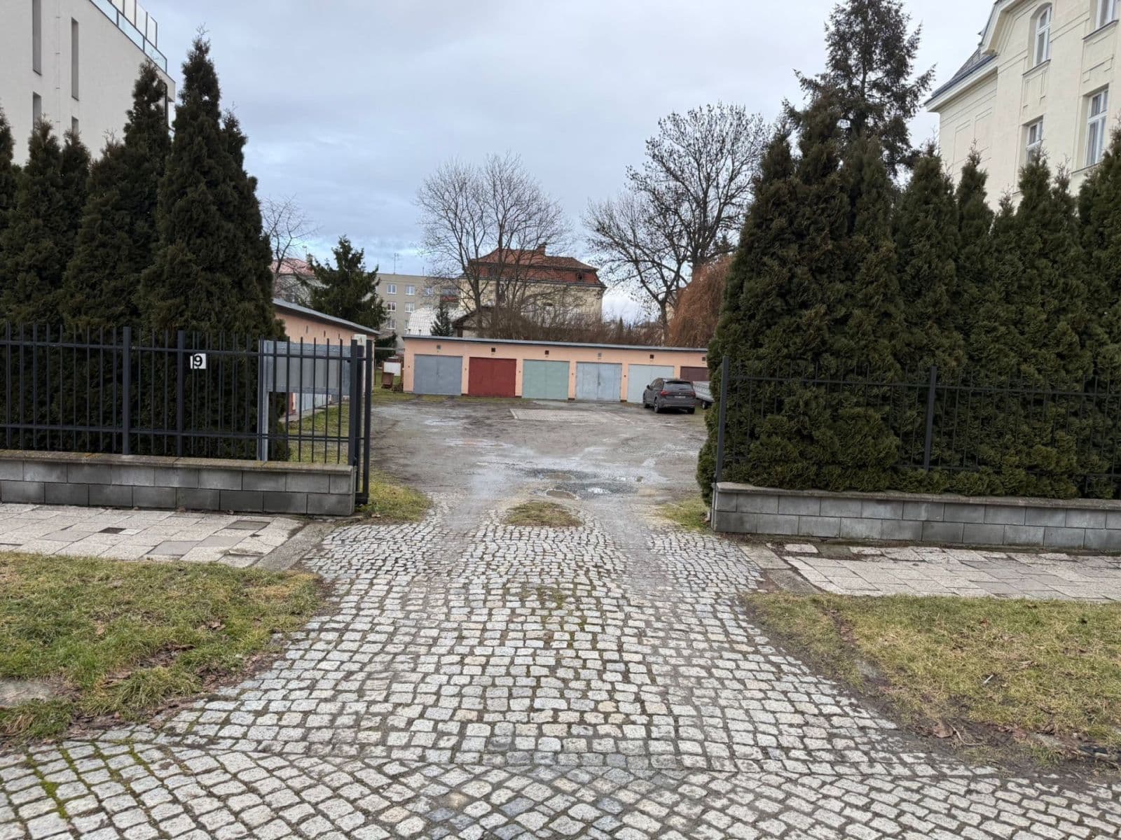 Prenájom garáže 15 m², Dvořákova, Olomouc, Olomoucký kraj Prenájom garáže 15 m², Dvořákova, Olomouc, Olomoucký kraj