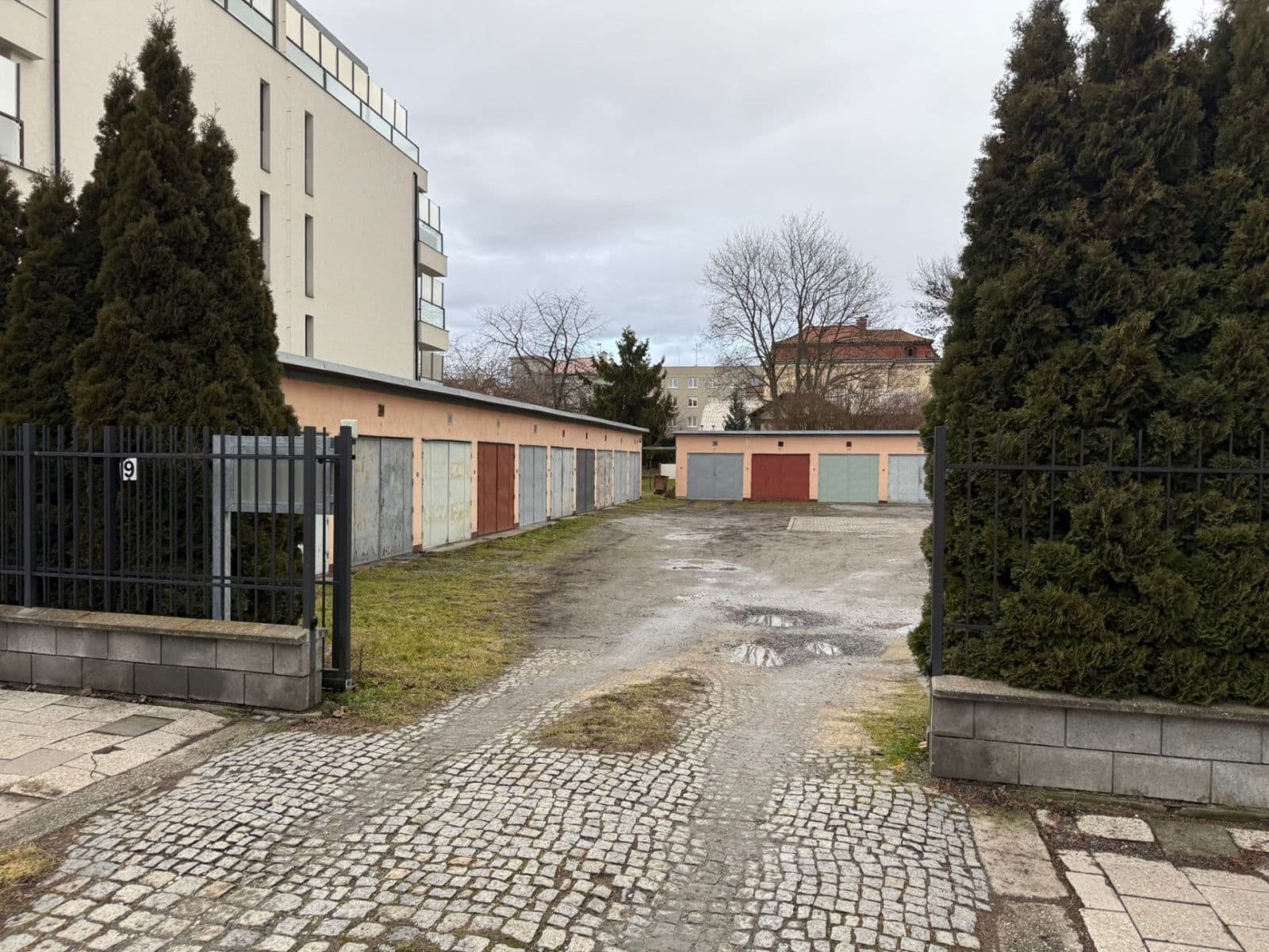 Prenájom garáže 15 m², Dvořákova, Olomouc, Olomoucký kraj Prenájom garáže 15 m², Dvořákova, Olomouc, Olomoucký kraj