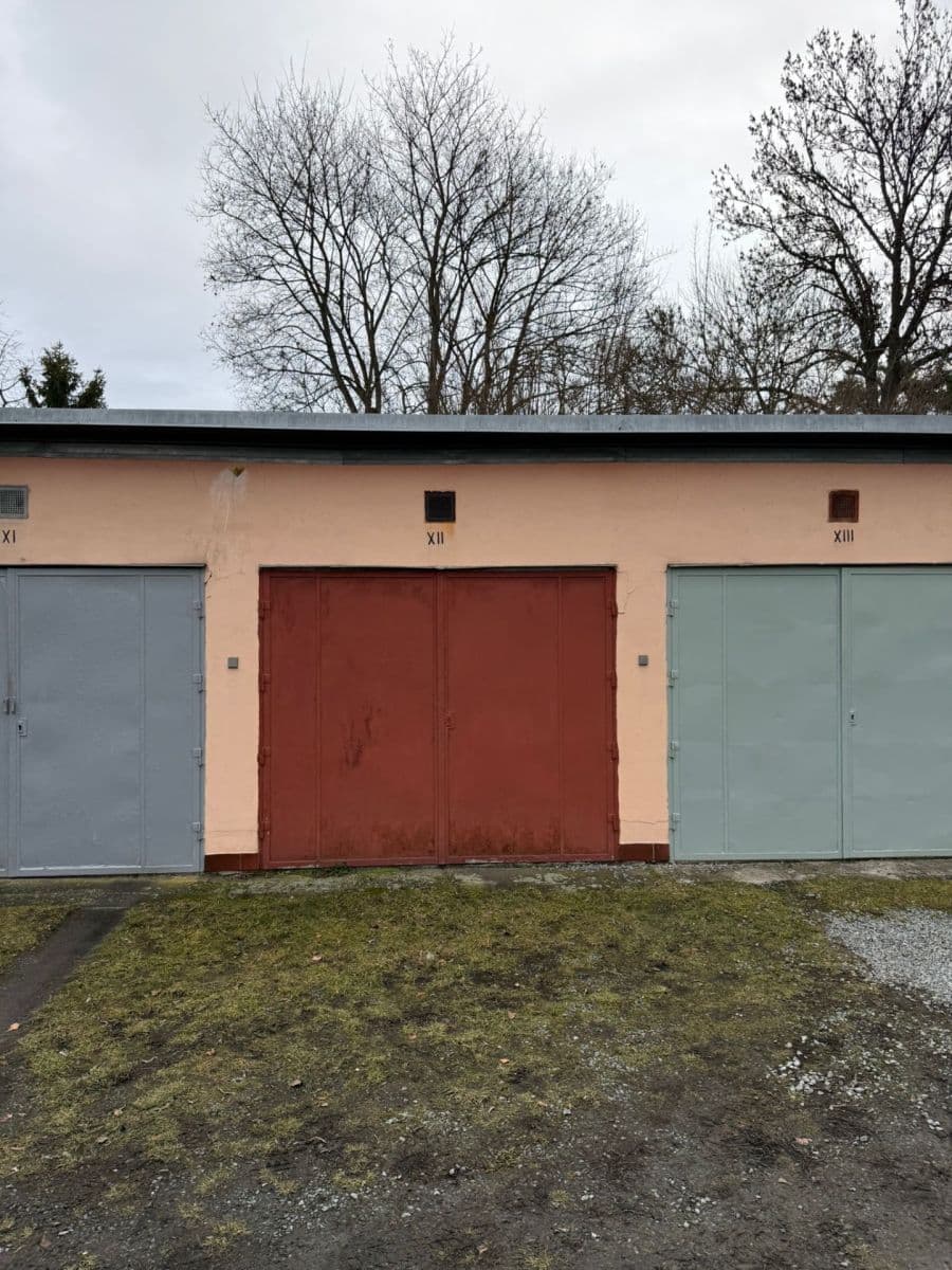 Prenájom garáže 15 m², Dvořákova, Olomouc, Olomoucký kraj Prenájom garáže 15 m², Dvořákova, Olomouc, Olomoucký kraj