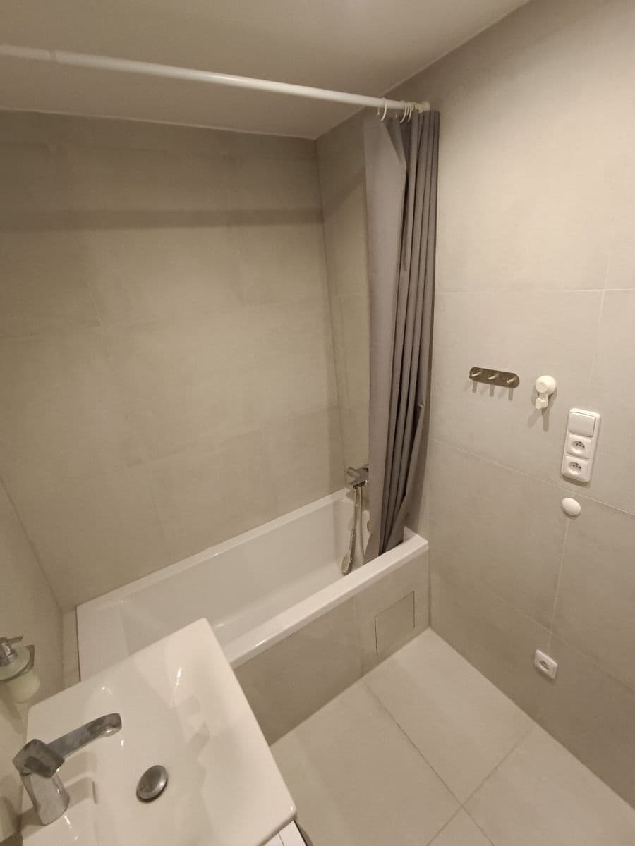 Prenájom bytu 3-izbový 58 m², sídl. Hůrka, Kralupy nad Vltavou, Středočeský kraj Prenájom bytu 3-izbový 58 m², sídl. Hůrka, Kralupy nad Vltavou, Středočeský kraj