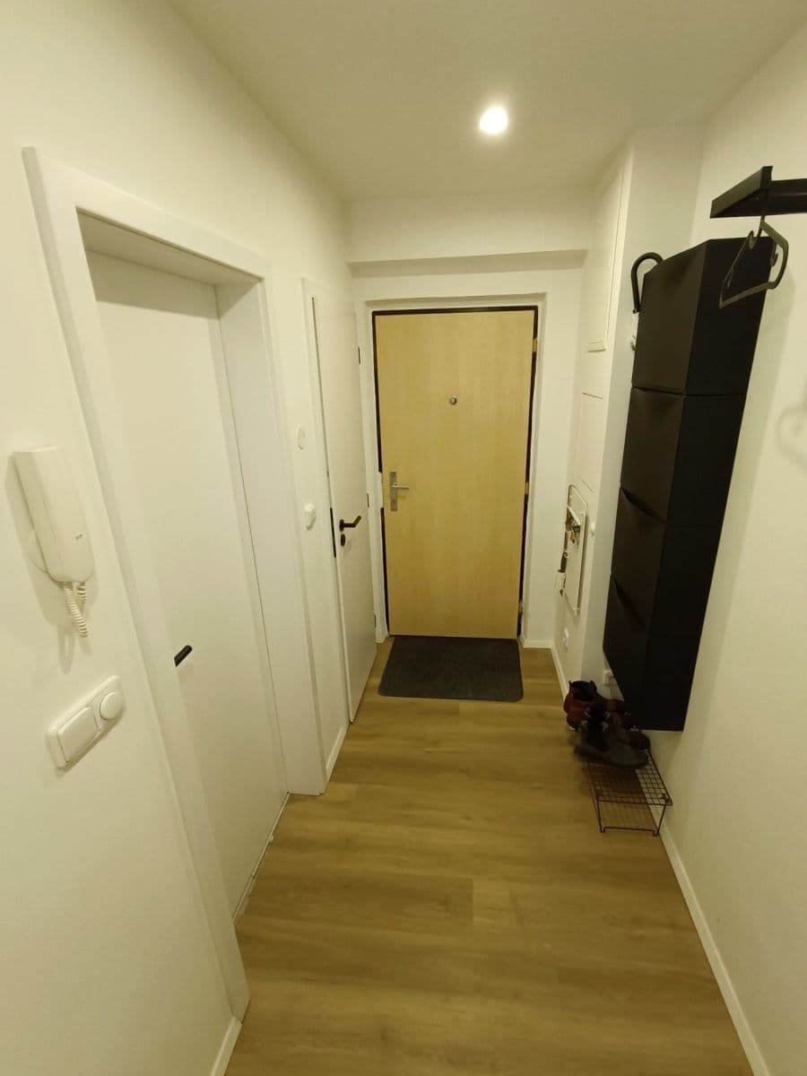 Prenájom bytu 3-izbový 58 m², sídl. Hůrka, Kralupy nad Vltavou, Středočeský kraj Prenájom bytu 3-izbový 58 m², sídl. Hůrka, Kralupy nad Vltavou, Středočeský kraj