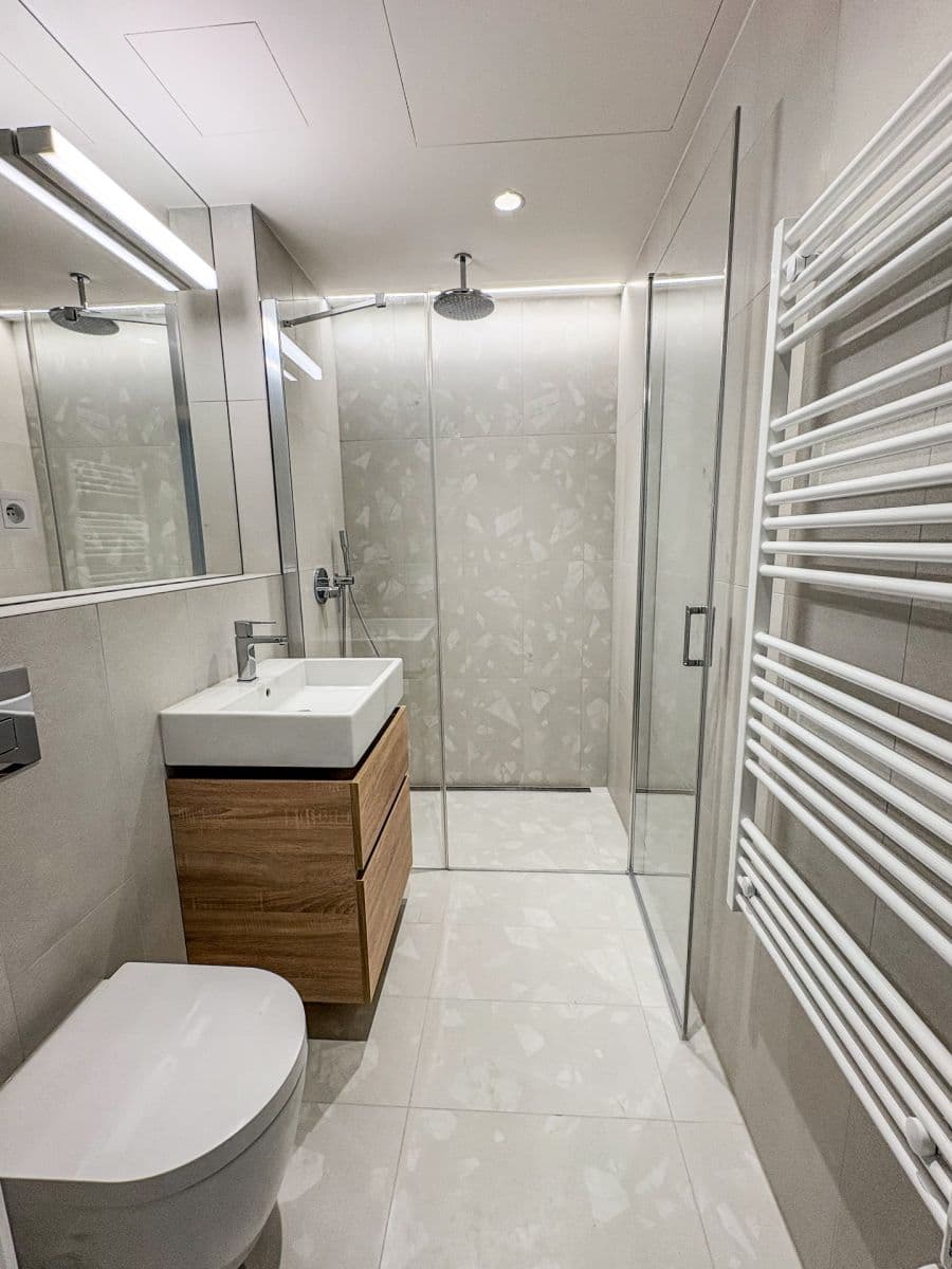 Prenájom bytu 1-izbový 29 m², U Komína, Praha, Praha Prenájom bytu 1-izbový 29 m², U Komína, Praha, Praha