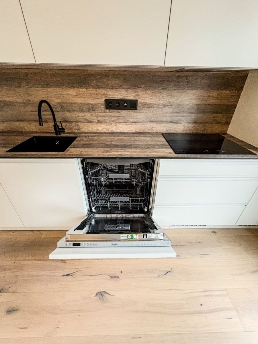 Prenájom bytu 1-izbový 29 m², U Komína, Praha, Praha Prenájom bytu 1-izbový 29 m², U Komína, Praha, Praha