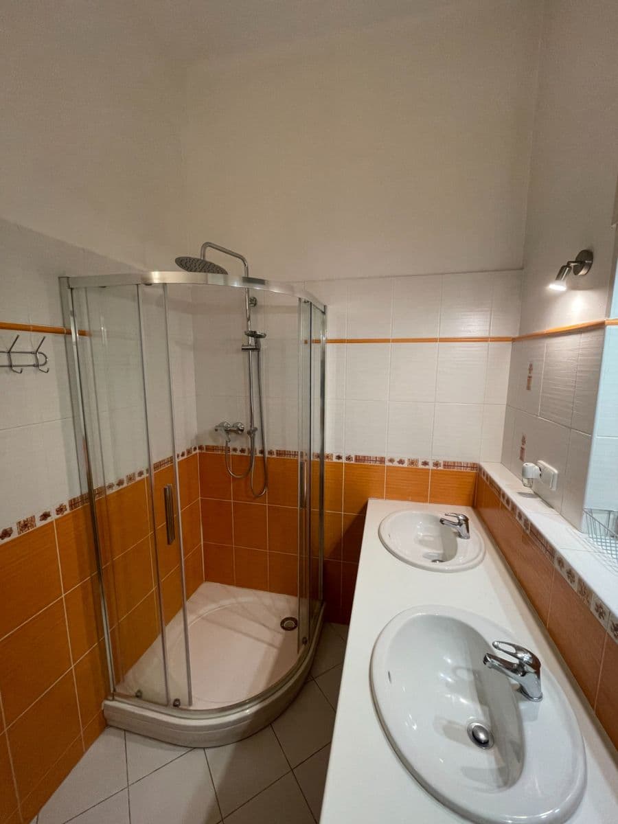 Prenájom bytu 2-izbový 83 m², Drahobejlova, Praha, Praha Prenájom bytu 2-izbový 83 m², Drahobejlova, Praha, Praha