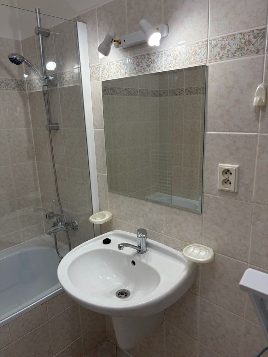 Prenájom bytu 1-izbový 32 m², Oblá, Brno, Jihomoravský kraj Prenájom bytu 1-izbový 32 m², Oblá, Brno, Jihomoravský kraj