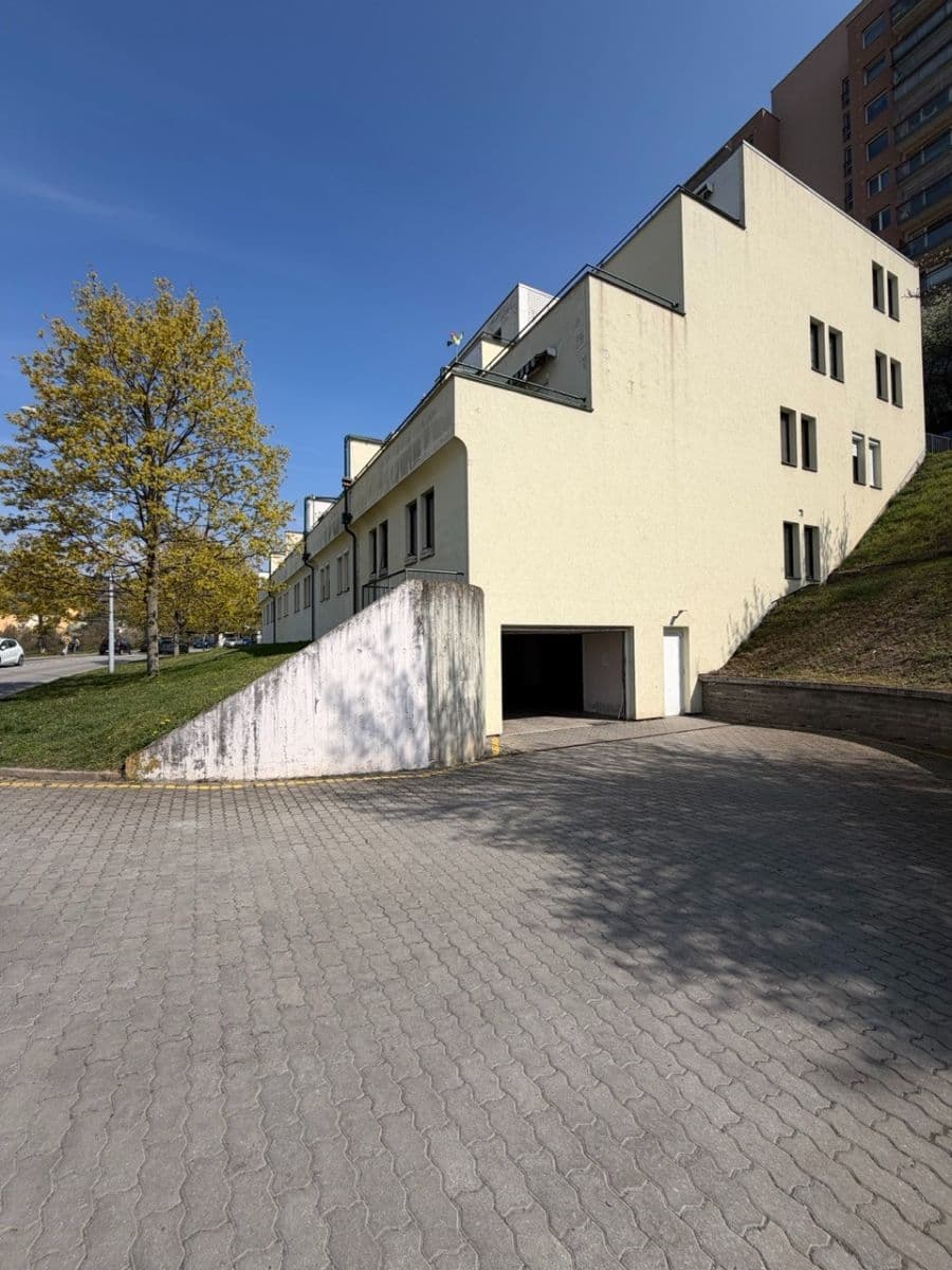 Prenájom bytu 1-izbový 32 m², Oblá, Brno, Jihomoravský kraj Prenájom bytu 1-izbový 32 m², Oblá, Brno, Jihomoravský kraj