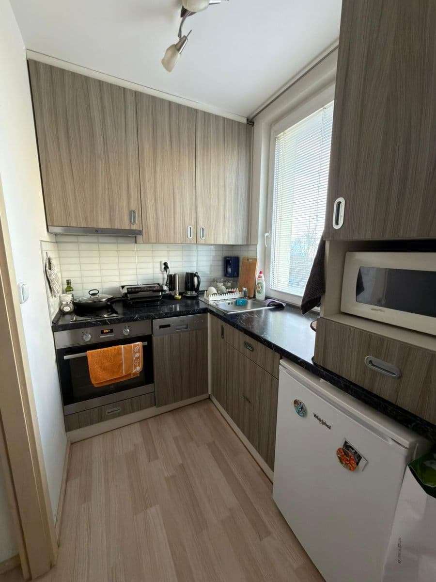 Prenájom bytu 1-izbový 27 m², Kahovská, Praha, Praha Prenájom bytu 1-izbový 27 m², Kahovská, Praha, Praha