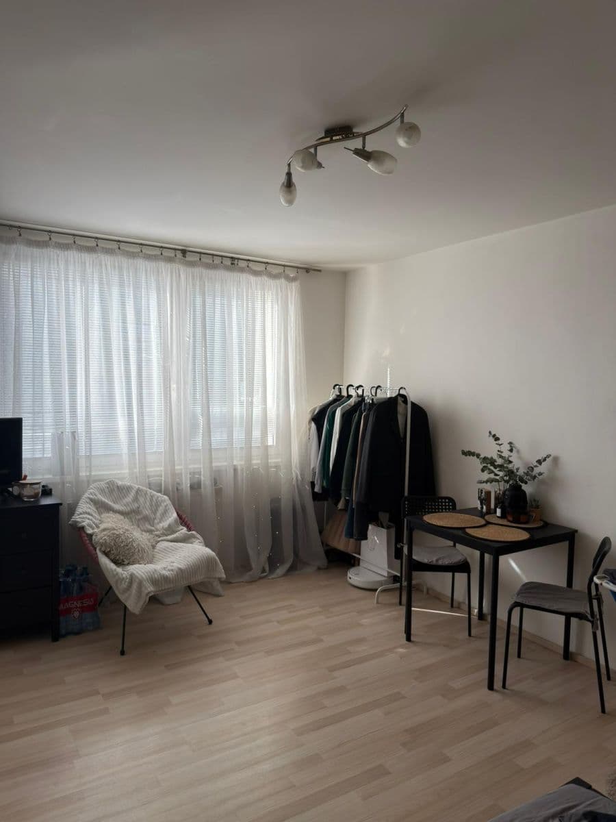 Prenájom bytu 1-izbový 27 m², Kahovská, Praha, Praha Prenájom bytu 1-izbový 27 m², Kahovská, Praha, Praha