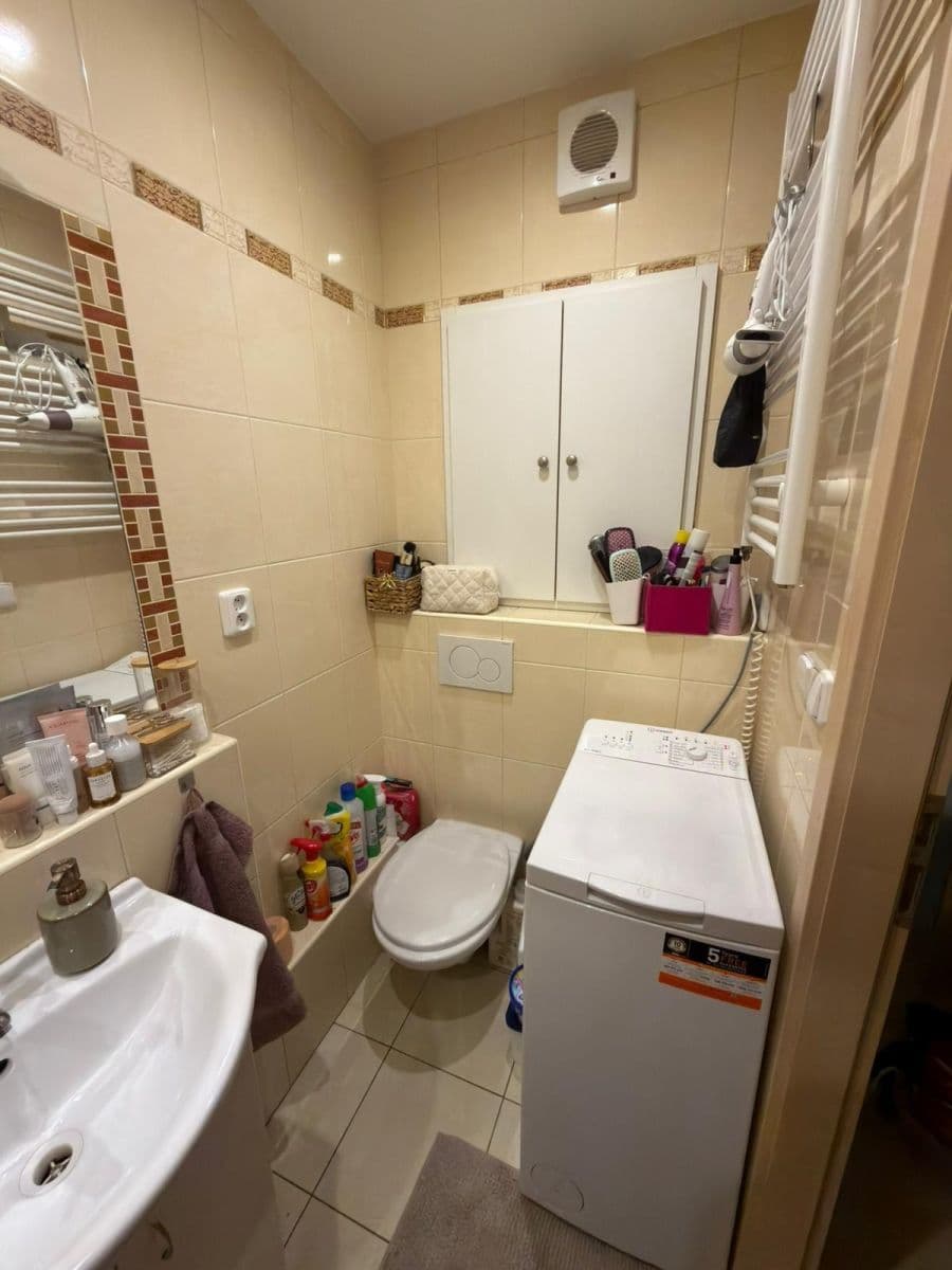 Prenájom bytu 1-izbový 27 m², Kahovská, Praha, Praha Prenájom bytu 1-izbový 27 m², Kahovská, Praha, Praha