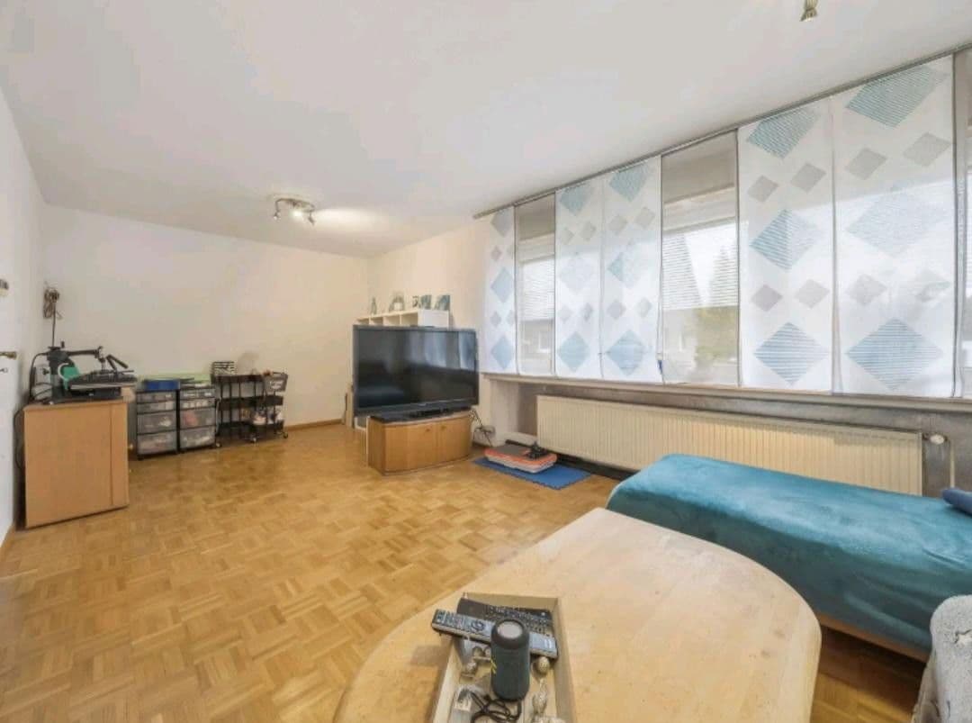 Predaj domu 100 m², pozemek 416 m², Knappenweg 35A, Lehrte, Dolné Sasko Predaj domu 100 m², pozemek 416 m², Knappenweg 35A, Lehrte, Dolné Sasko