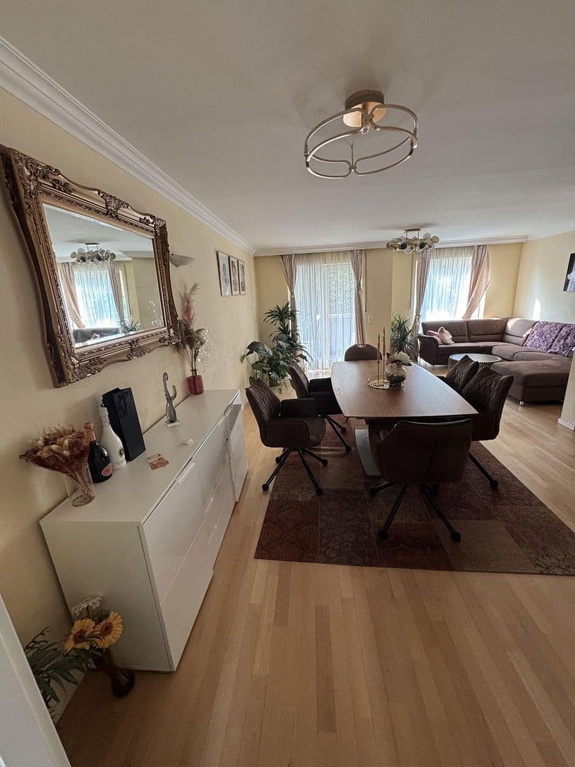 Predaj domu 122 m², pozemek 122 m², Olching, Bavorsko Predaj domu 122 m², pozemek 122 m², Olching, Bavorsko