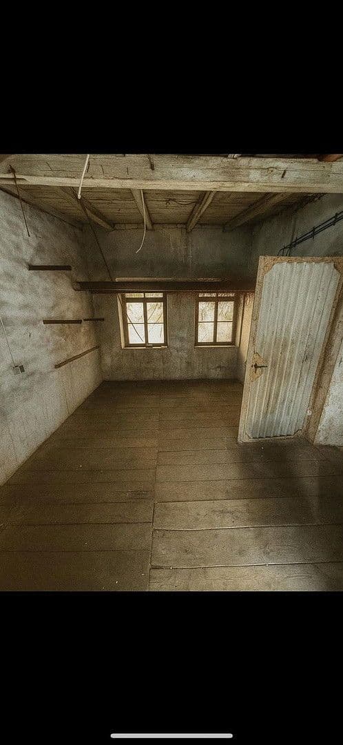 Prenájom nebytového priestoru 35 m², Hindelangerstraße, Stuttgar, Untertürkheim, Bádensko-Wurttembersko Prenájom nebytového priestoru 35 m², Hindelangerstraße, Stuttgar, Untertürkheim, Bádensko-Wurttembersko