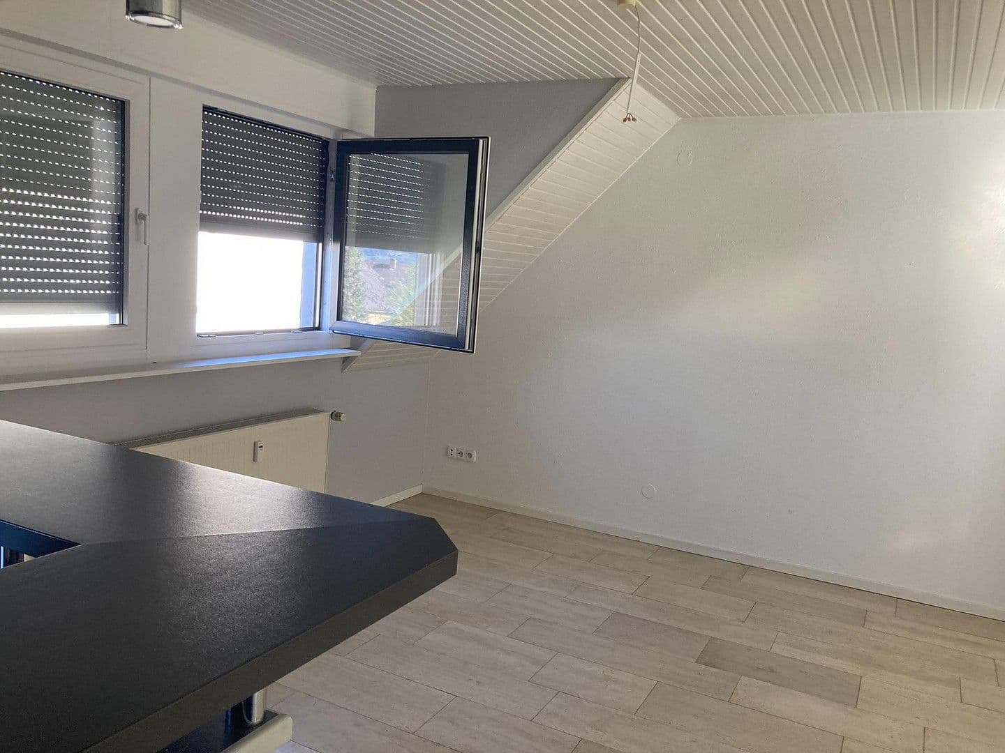 Prenájom bytu 4-izbový 109 m², Waldstraße 3, Kenn, Porýnie-Falcko Prenájom bytu 4-izbový 109 m², Waldstraße 3, Kenn, Porýnie-Falcko