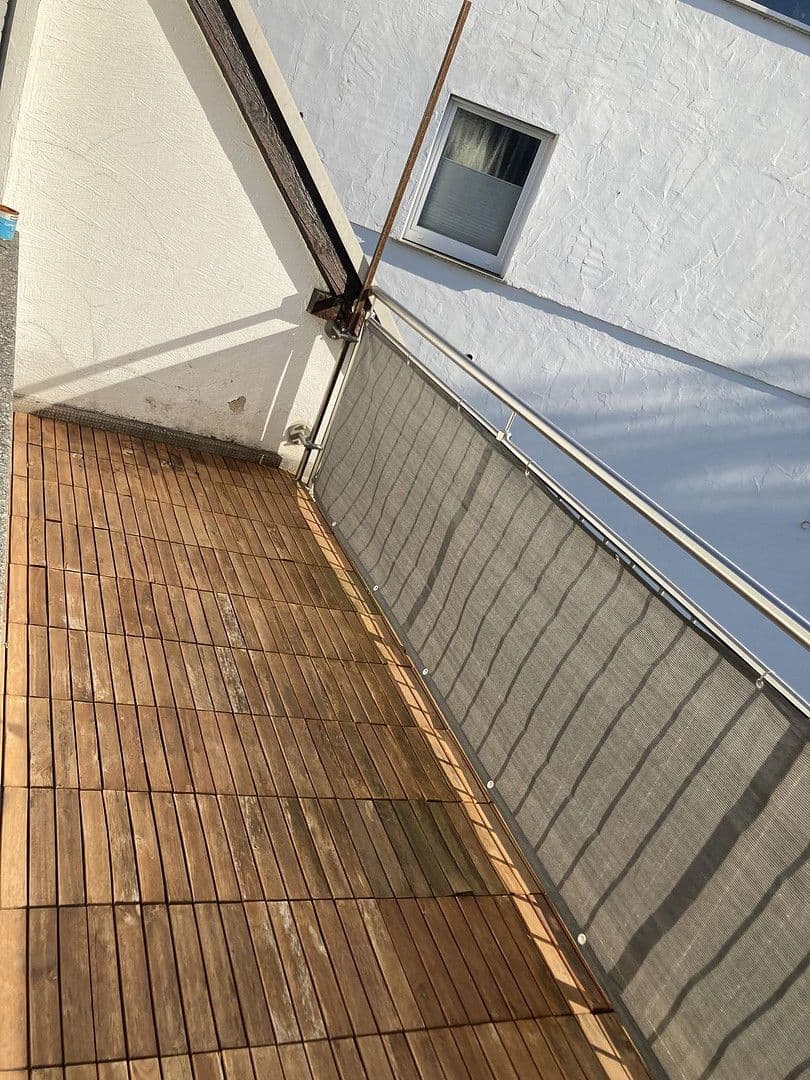 Prenájom bytu 4-izbový 109 m², Waldstraße 3, Kenn, Porýnie-Falcko Prenájom bytu 4-izbový 109 m², Waldstraße 3, Kenn, Porýnie-Falcko