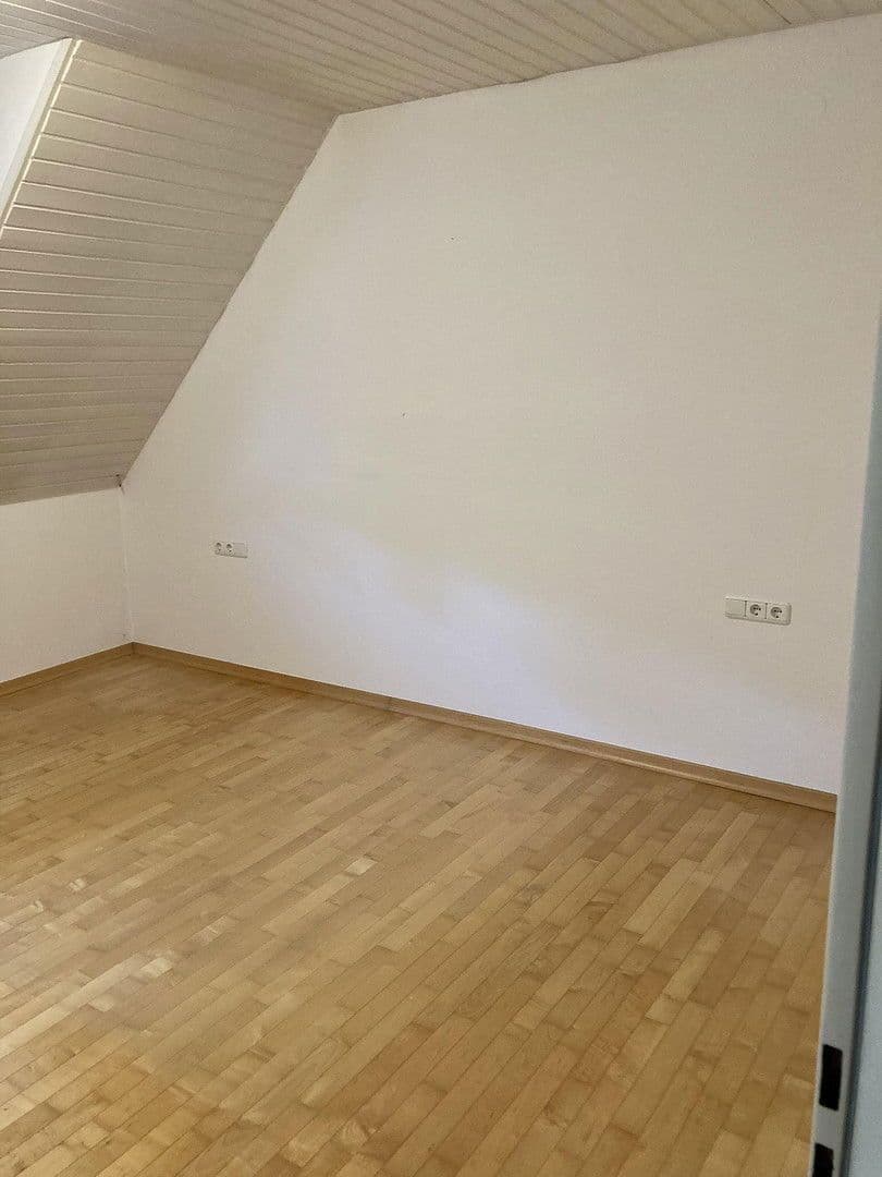 Prenájom bytu 4-izbový 109 m², Waldstraße 3, Kenn, Porýnie-Falcko Prenájom bytu 4-izbový 109 m², Waldstraße 3, Kenn, Porýnie-Falcko