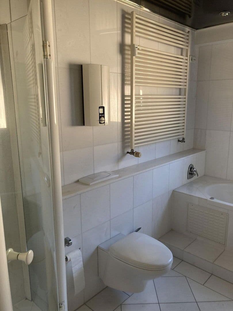 Prenájom bytu 4-izbový 109 m², Waldstraße 3, Kenn, Porýnie-Falcko Prenájom bytu 4-izbový 109 m², Waldstraße 3, Kenn, Porýnie-Falcko