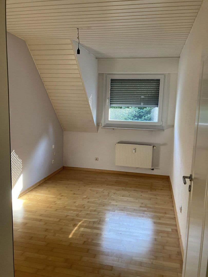 Prenájom bytu 4-izbový 109 m², Waldstraße 3, Kenn, Porýnie-Falcko Prenájom bytu 4-izbový 109 m², Waldstraße 3, Kenn, Porýnie-Falcko