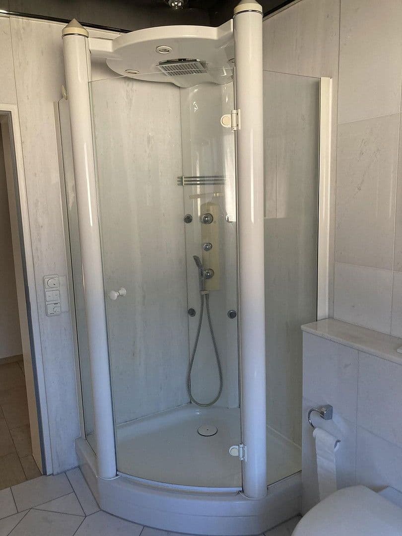 Prenájom bytu 4-izbový 109 m², Waldstraße 3, Kenn, Porýnie-Falcko Prenájom bytu 4-izbový 109 m², Waldstraße 3, Kenn, Porýnie-Falcko