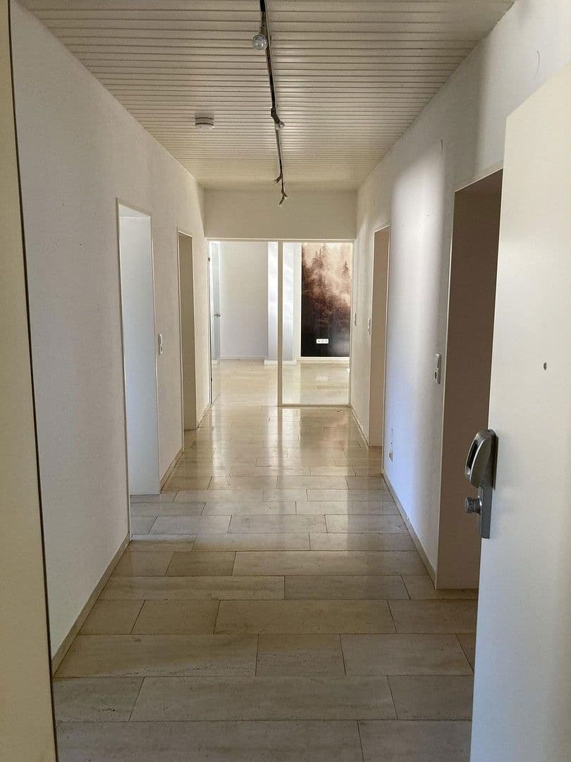 Prenájom bytu 4-izbový 109 m², Waldstraße 3, Kenn, Porýnie-Falcko Prenájom bytu 4-izbový 109 m², Waldstraße 3, Kenn, Porýnie-Falcko