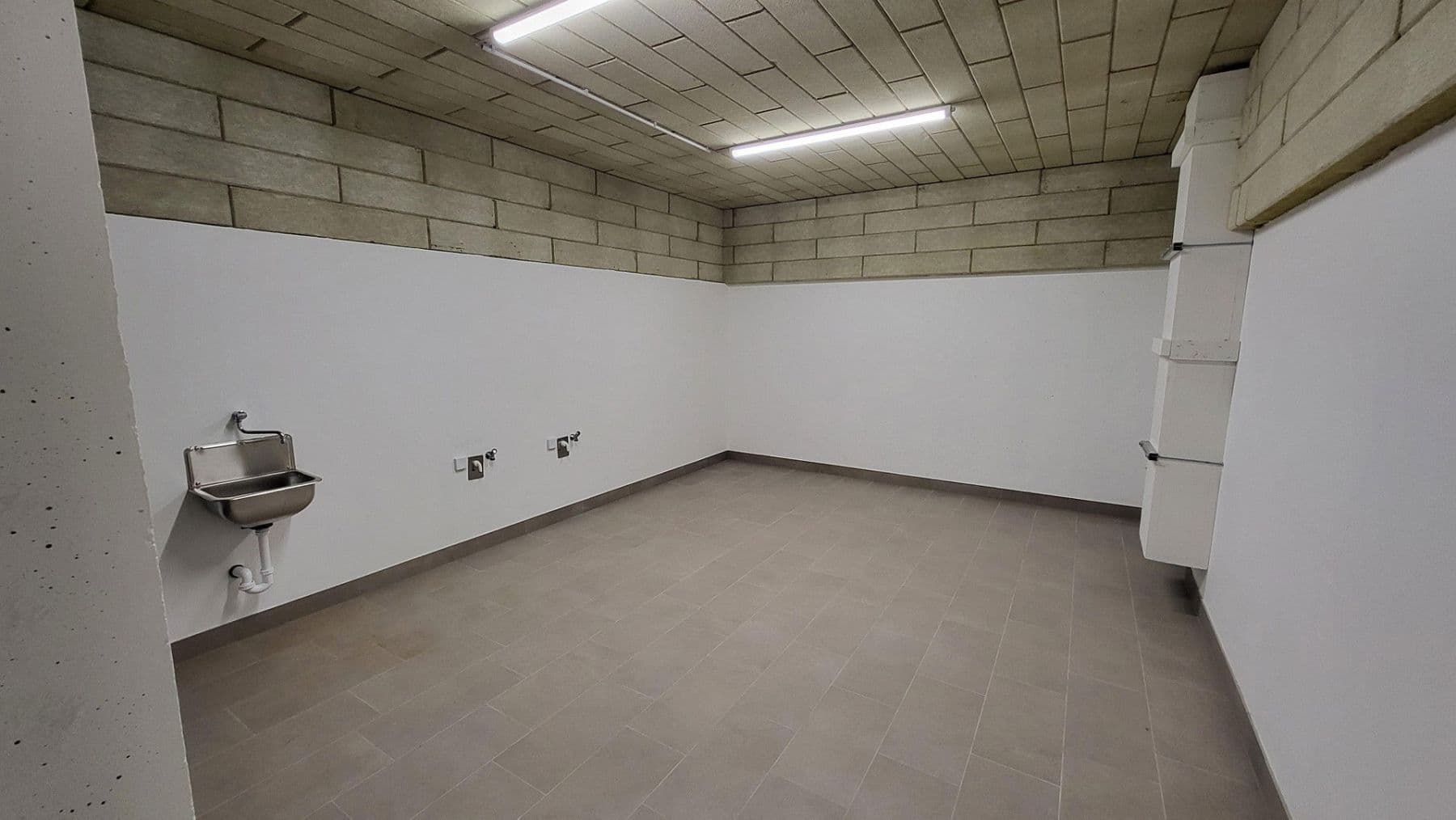 Prenájom bytu 2-izbový 45 m², Am Kanal 111/2/9, Wien, Viedeň Prenájom bytu 2-izbový 45 m², Am Kanal 111/2/9, Wien, Viedeň