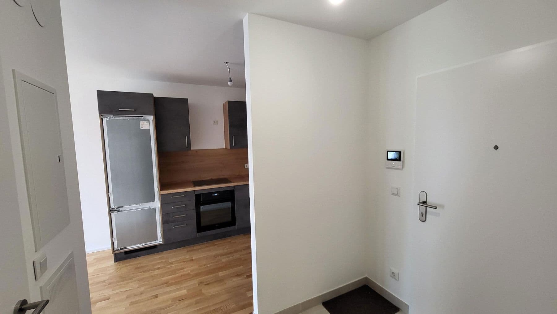 Prenájom bytu 2-izbový 45 m², Am Kanal 111/2/9, Wien, Viedeň Prenájom bytu 2-izbový 45 m², Am Kanal 111/2/9, Wien, Viedeň