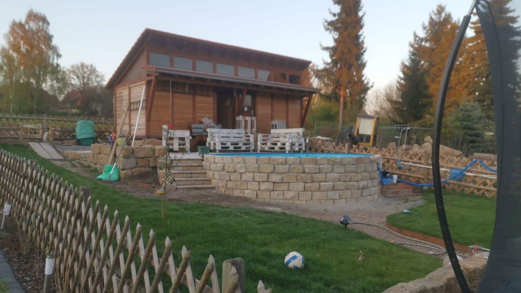 Prenájom domu 195 m², pozemek 400 m², Meiereiweg 25, Pirna, Sasko Prenájom domu 195 m², pozemek 400 m², Meiereiweg 25, Pirna, Sasko