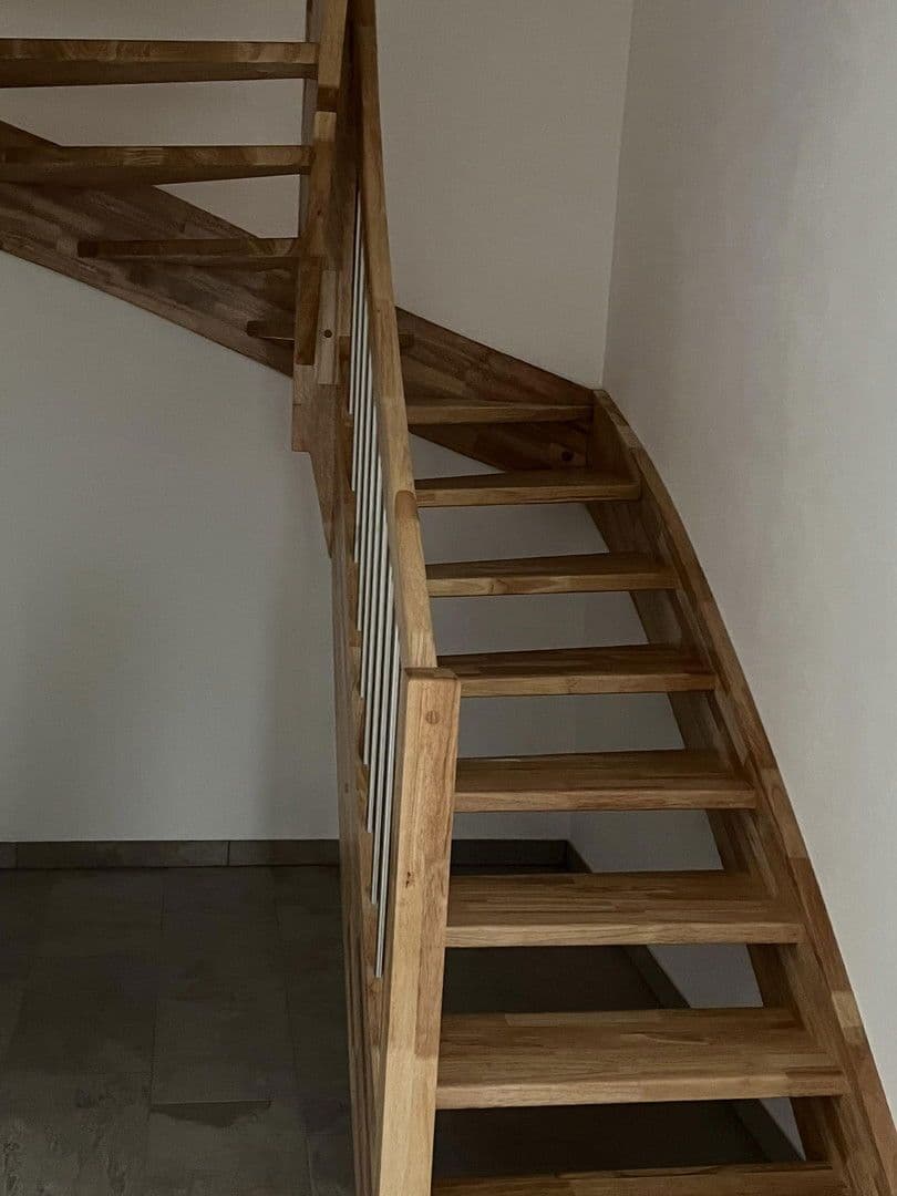 Prenájom domu 195 m², pozemek 400 m², Meiereiweg 25, Pirna, Sasko Prenájom domu 195 m², pozemek 400 m², Meiereiweg 25, Pirna, Sasko