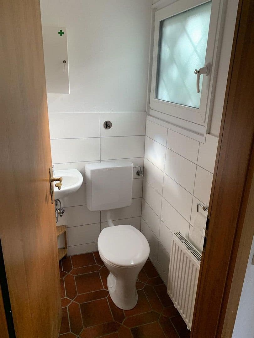 Predaj domu 236 m², pozemek 692 m², Hirschenweg 14, Buchenbach, Bádensko-Wurttembersko Predaj domu 236 m², pozemek 692 m², Hirschenweg 14, Buchenbach, Bádensko-Wurttembersko