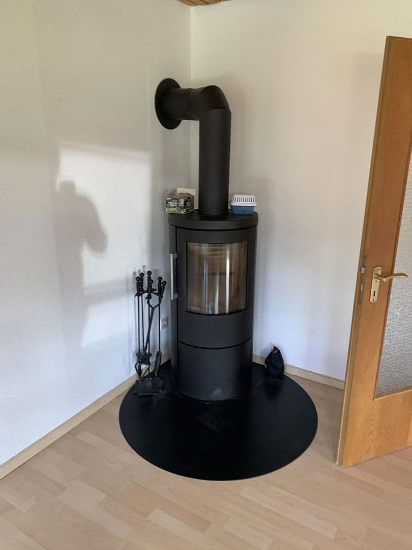 Predaj domu 236 m², pozemek 692 m², Hirschenweg 14, Buchenbach, Bádensko-Wurttembersko Predaj domu 236 m², pozemek 692 m², Hirschenweg 14, Buchenbach, Bádensko-Wurttembersko