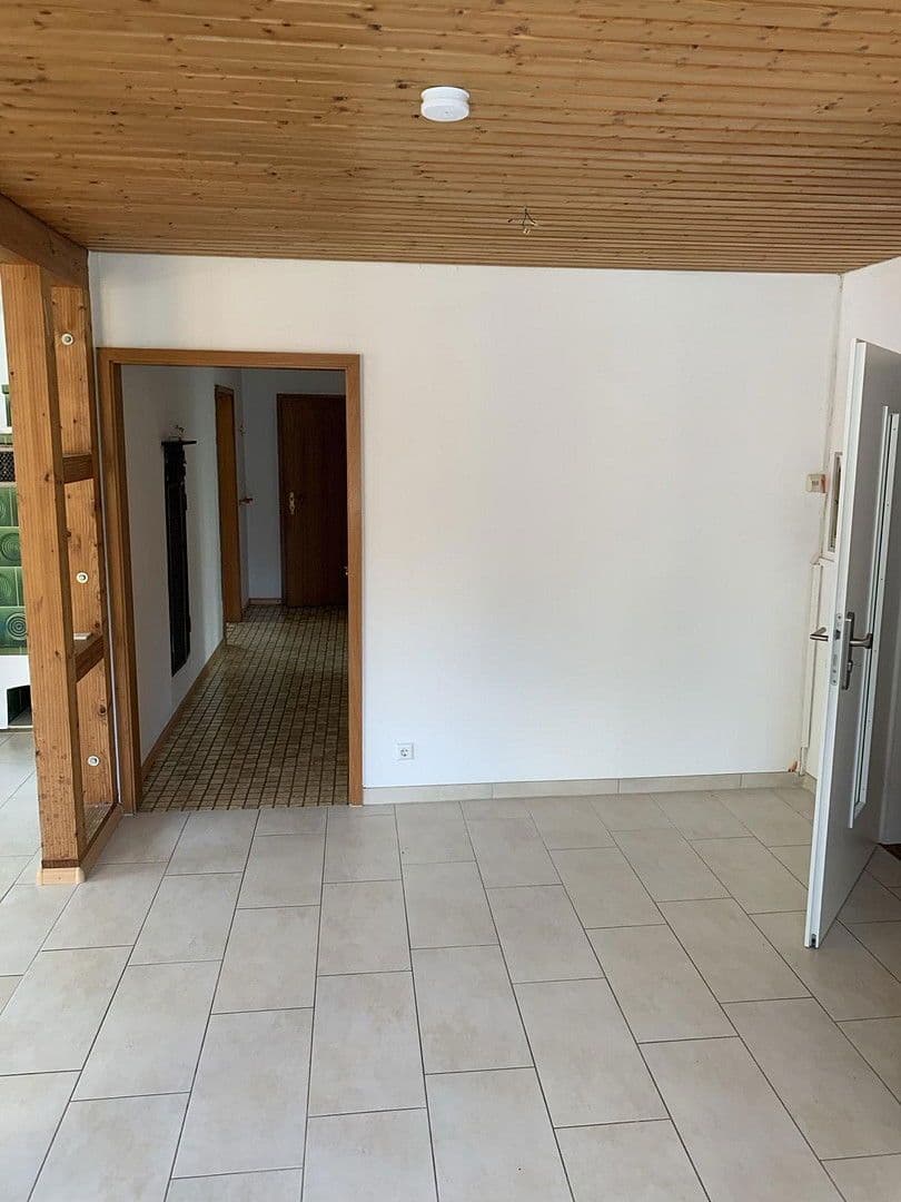 Predaj domu 236 m², pozemek 692 m², Hirschenweg 14, Buchenbach, Bádensko-Wurttembersko Predaj domu 236 m², pozemek 692 m², Hirschenweg 14, Buchenbach, Bádensko-Wurttembersko