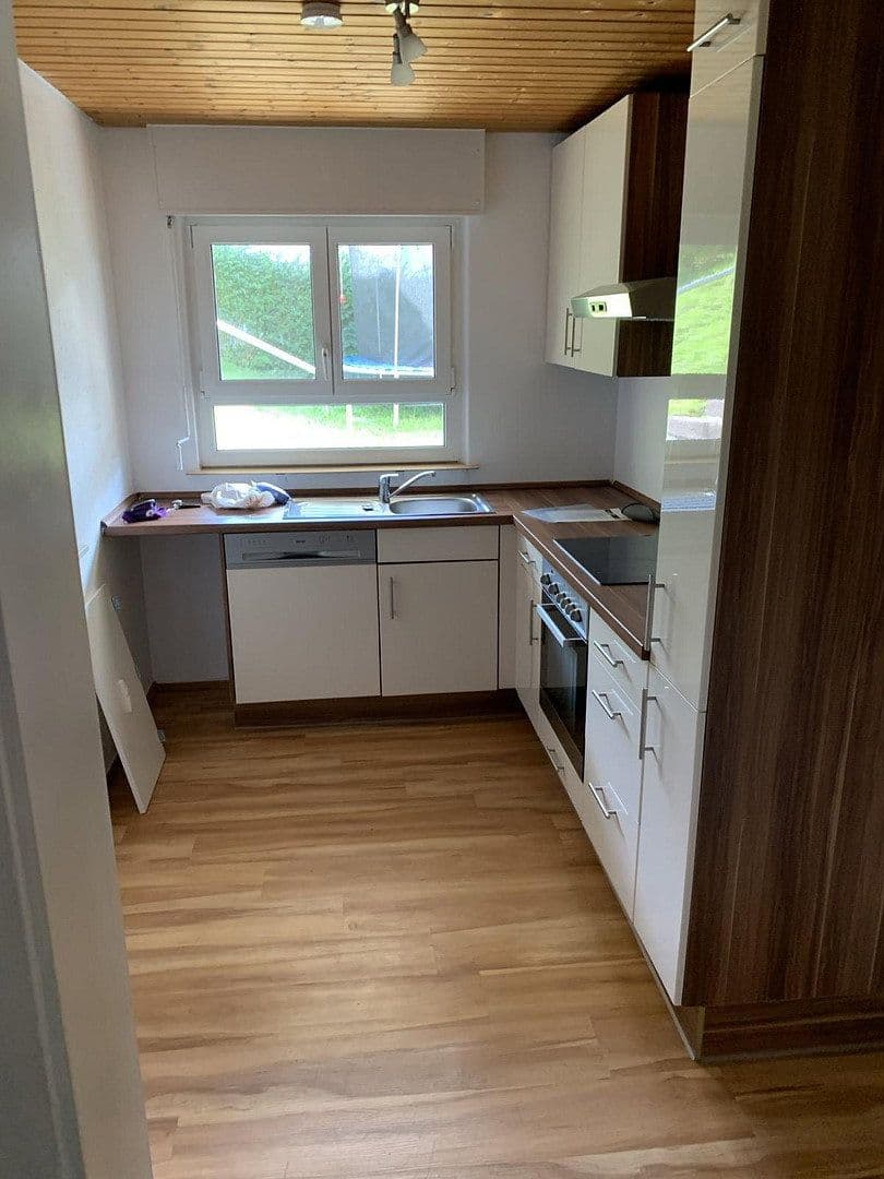 Predaj domu 236 m², pozemek 692 m², Hirschenweg 14, Buchenbach, Bádensko-Wurttembersko Predaj domu 236 m², pozemek 692 m², Hirschenweg 14, Buchenbach, Bádensko-Wurttembersko