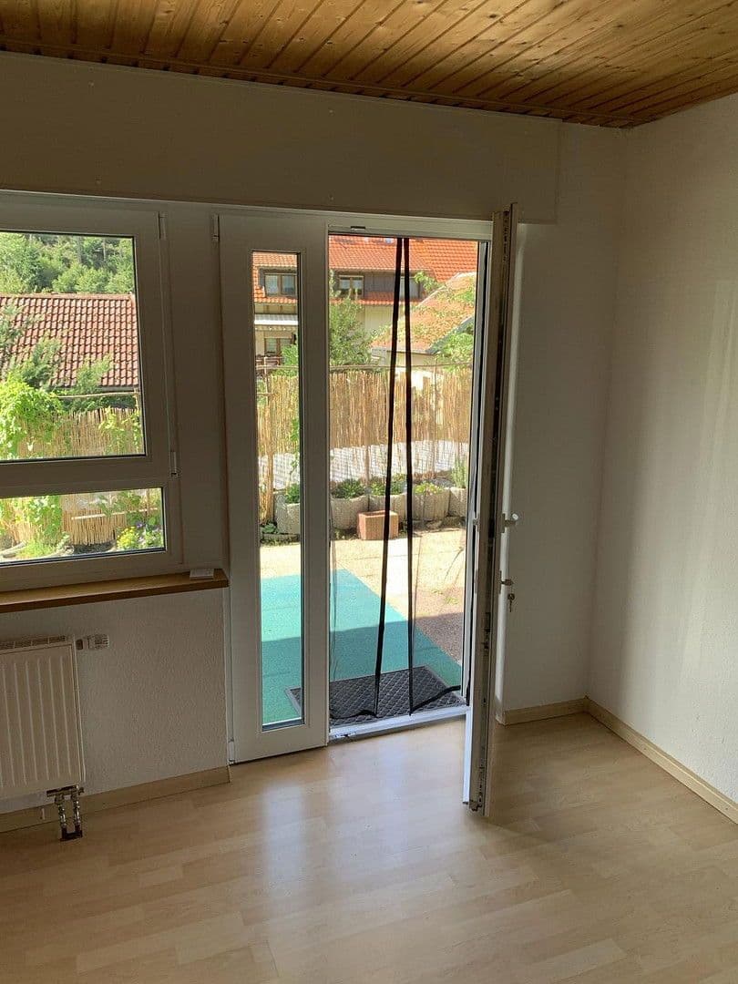 Predaj domu 236 m², pozemek 692 m², Hirschenweg 14, Buchenbach, Bádensko-Wurttembersko Predaj domu 236 m², pozemek 692 m², Hirschenweg 14, Buchenbach, Bádensko-Wurttembersko