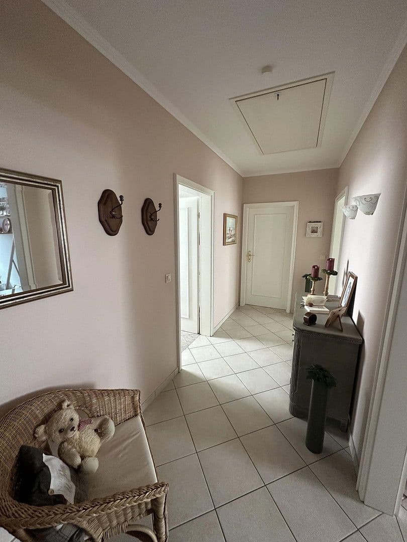 Predaj domu 230 m², pozemek 809 m², Volkmarsen, Hesensko Predaj domu 230 m², pozemek 809 m², Volkmarsen, Hesensko