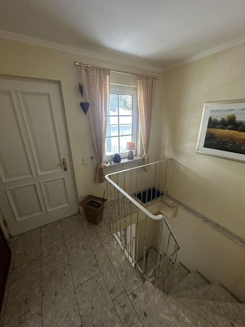 Predaj domu 230 m², pozemek 809 m², Volkmarsen, Hesensko Predaj domu 230 m², pozemek 809 m², Volkmarsen, Hesensko