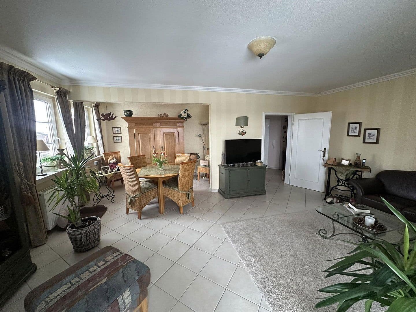 Predaj domu 230 m², pozemek 809 m², Volkmarsen, Hesensko Predaj domu 230 m², pozemek 809 m², Volkmarsen, Hesensko