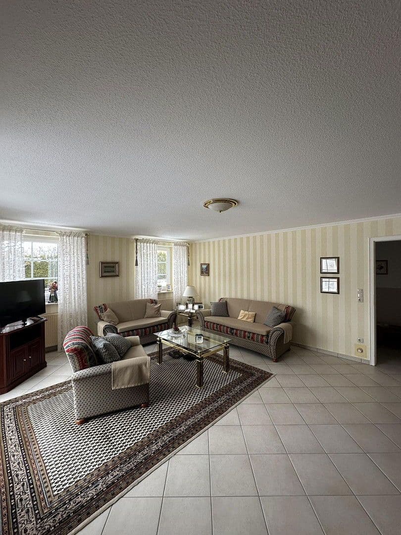 Predaj domu 230 m², pozemek 809 m², Volkmarsen, Hesensko Predaj domu 230 m², pozemek 809 m², Volkmarsen, Hesensko