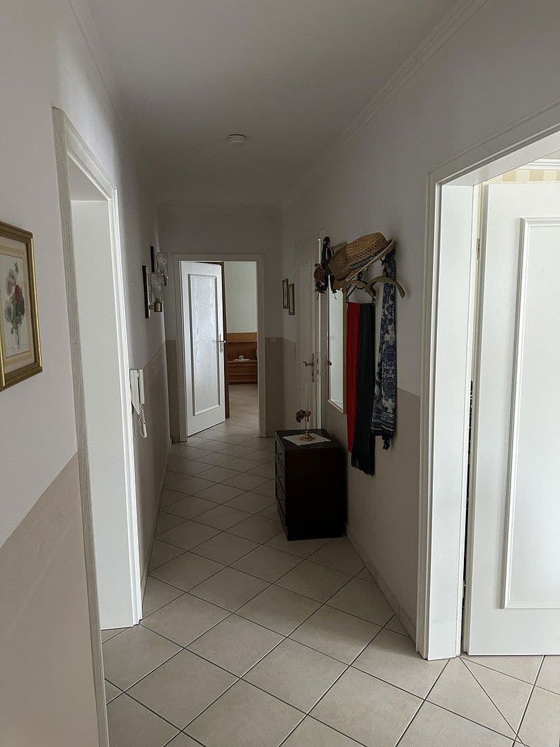 Predaj domu 230 m², pozemek 809 m², Volkmarsen, Hesensko Predaj domu 230 m², pozemek 809 m², Volkmarsen, Hesensko