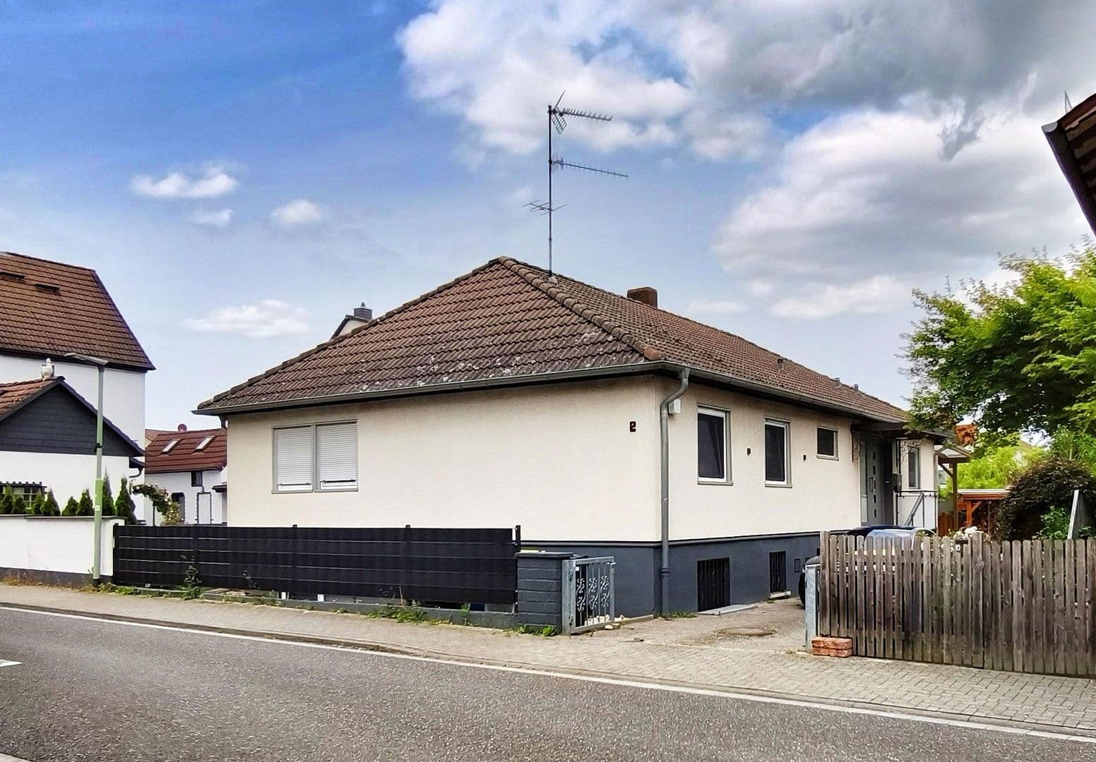 Predaj domu 147 m², pozemek 453 m², Friedberg (Hessen), Hesensko Predaj domu 147 m², pozemek 453 m², Friedberg (Hessen), Hesensko