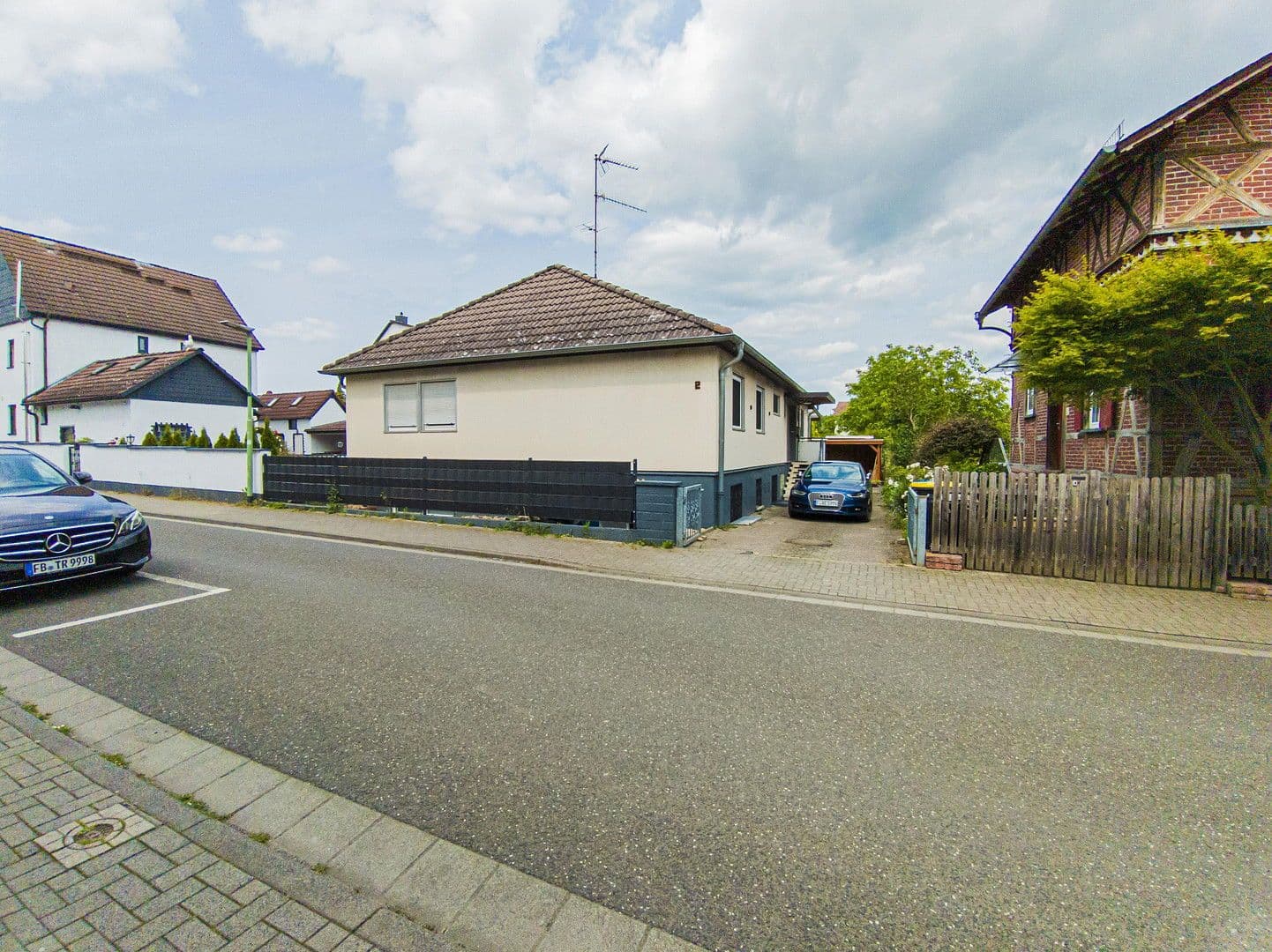 Predaj domu 147 m², pozemek 453 m², Friedberg (Hessen), Hesensko Predaj domu 147 m², pozemek 453 m², Friedberg (Hessen), Hesensko