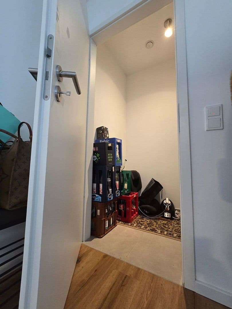 Prenájom bytu 2-izbový 68 m², Frankfurt am Main, Hesensko Prenájom bytu 2-izbový 68 m², Frankfurt am Main, Hesensko