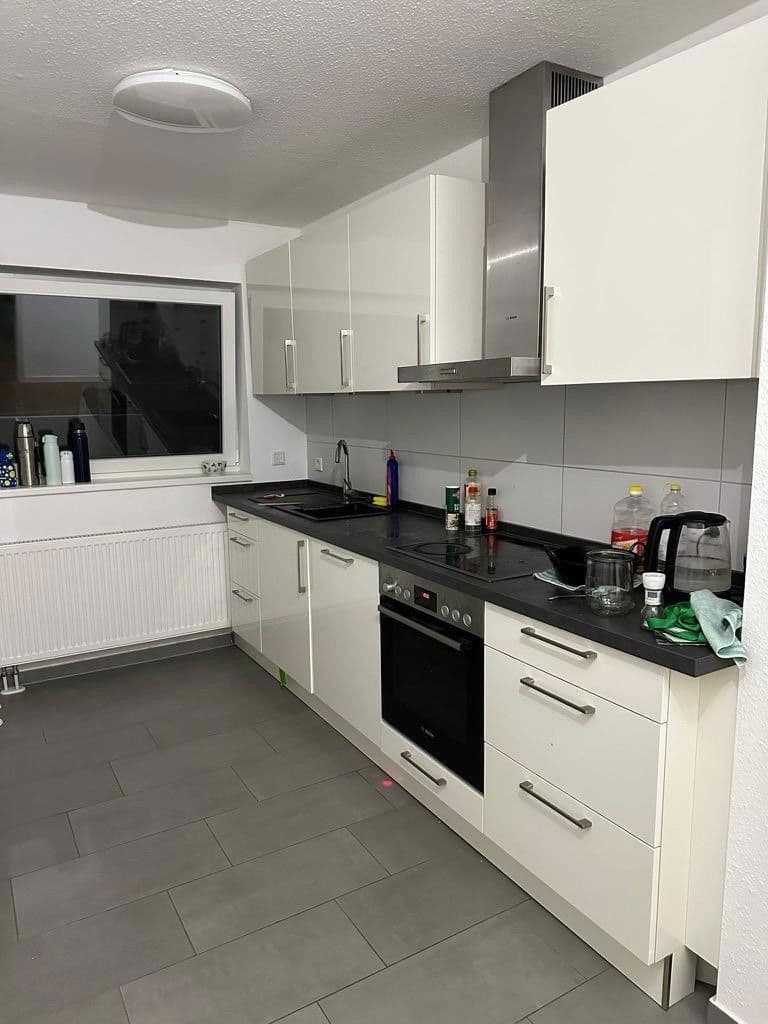 Prenájom bytu 4-izbový 95 m², Mannheim, Bádensko-Wurttembersko Prenájom bytu 4-izbový 95 m², Mannheim, Bádensko-Wurttembersko