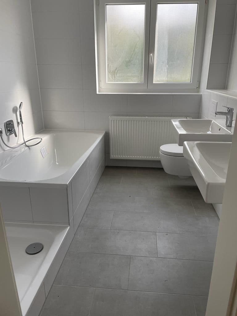 Prenájom bytu 4-izbový 95 m², Mannheim, Bádensko-Wurttembersko Prenájom bytu 4-izbový 95 m², Mannheim, Bádensko-Wurttembersko