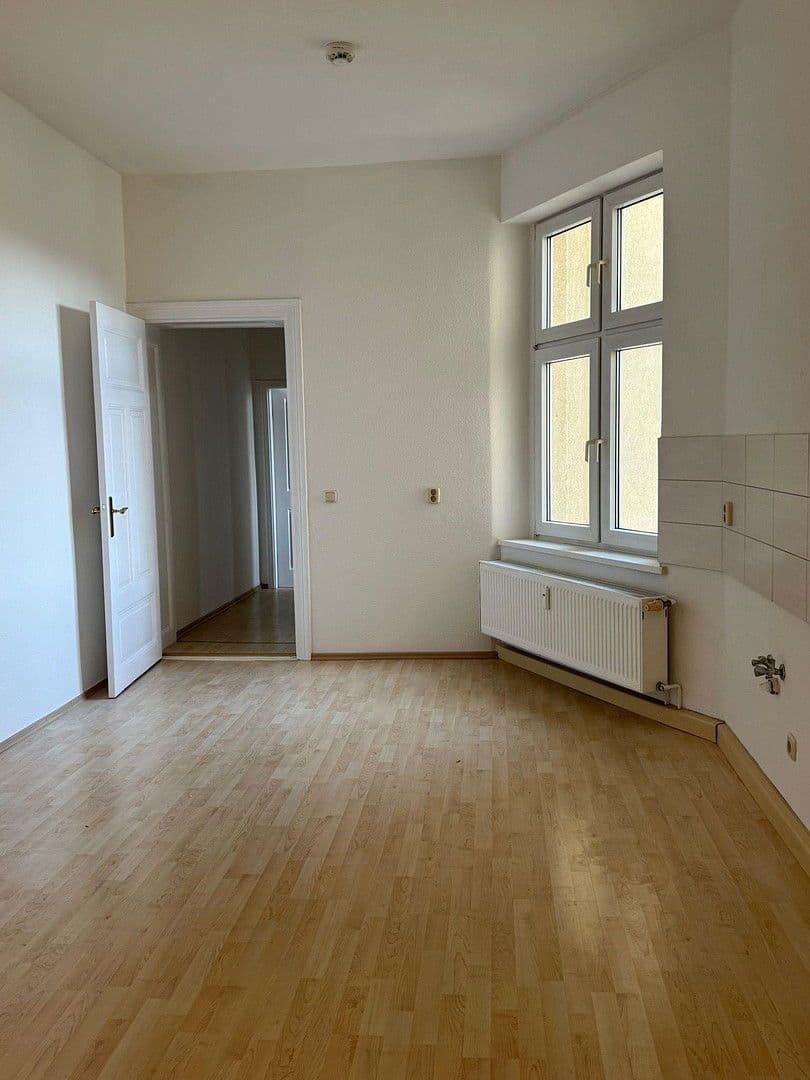 Prenájom bytu 4-izbový 105 m², Eisenbahnstraße 46, Eberswalde, Brandenbursko Prenájom bytu 4-izbový 105 m², Eisenbahnstraße 46, Eberswalde, Brandenbursko